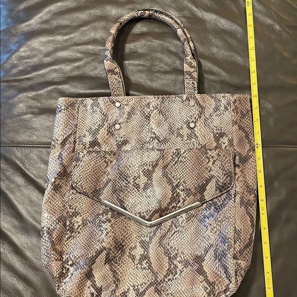 🎉HOSTPICK🎉NWOT Mossimo Snakeskin Bag SEE BOOTIES - Picture 9 of 10